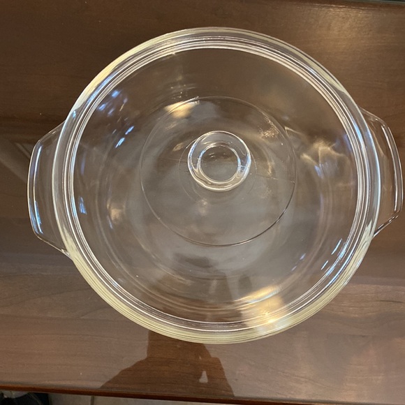 Anchor Hocking Fire King 1 1/2 qt clear round casserole with lid. - Picture 2 of 8